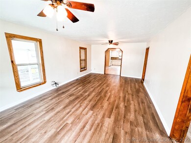416 Locust Ave, Eufaula, OK 74432 - photo 6