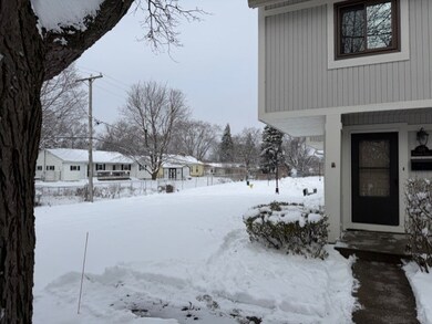 529 Pheasant Ct unit 2, Grayslake, IL 60030 - photo 3