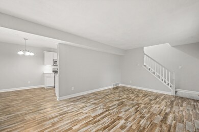 1606 E Stonehenge Dr, Sycamore, IL 60178 - photo 5