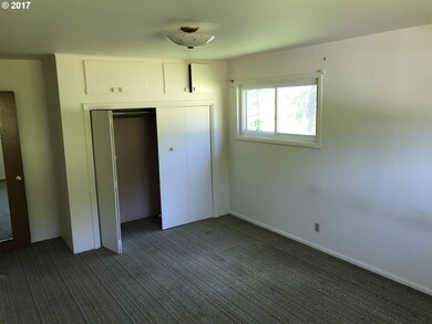 2222 Northside Rd, Sutherlin, OR 97479 - photo 7