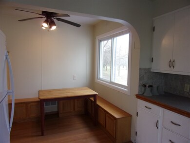 5008 S Driftwood Dr, Janesville, WI 53546 - photo 5