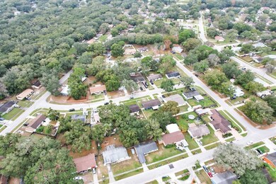 3606 Wisperbreath Ln, Tampa, FL 33619 - photo 6