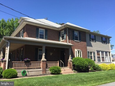 147 W Broad St, New Holland, PA 17557 - photo 3