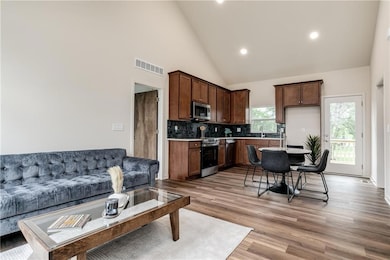 4411 E 135th St, Grandview, MO 64030 - photo 4