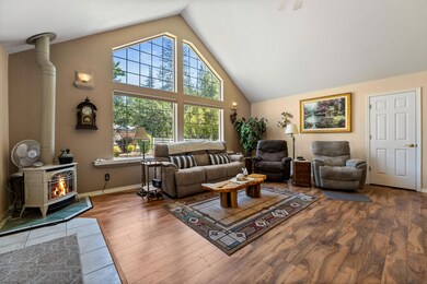 536 Soldier Creek Rd, Grants Pass, OR 97526 - photo 5