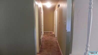 837 W 3rd St, Eddy, TX 76524 - photo 4