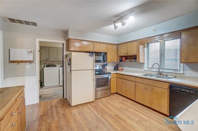 501 Crystal Ave, Findlay, OH 45840 - photo 7