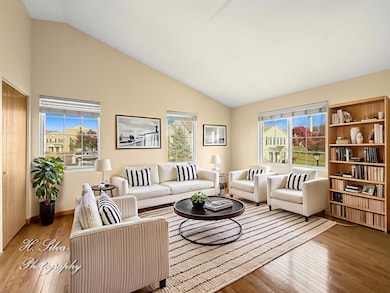 1431 Silverstone Dr unit 1416, Carpentersville, IL 60110 - photo 2