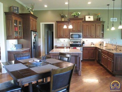 4337 SW Shenandoah Rd, Topeka, KS 66610 - photo 2