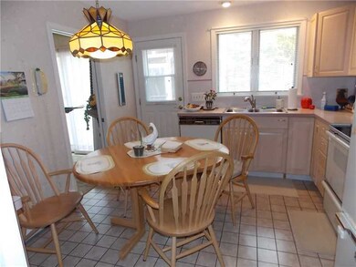 32 Tourtellot Hill Rd, Chepachet, RI 02814 - photo 5