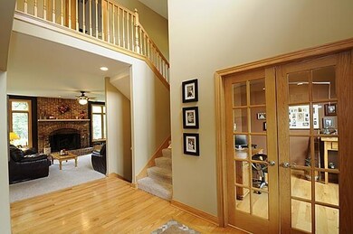 1070 Mary Ellen Dr, Crown Point, IN 46307 - photo 5