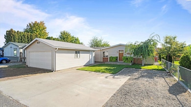 9139 W Arrowhead Ave, Kennewick, WA 99336 - photo 2