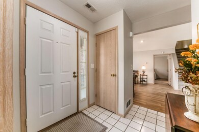 953 Willow Bluff Dr unit 953, Columbus, OH 43235 - photo 4