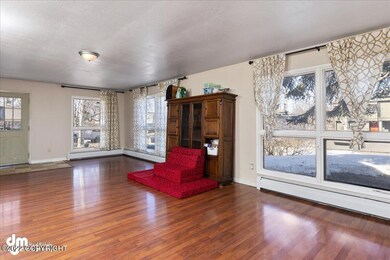 03-Living Room 20220418-DW-4364