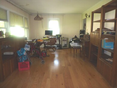 LIVING ROOM/DINING ROOM COMBINATION