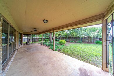 3202 Crossbridge Cir, Granbury, TX 76049 - photo 5