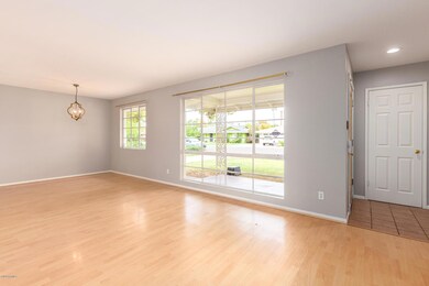 Living room - Entry