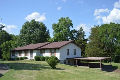 306 Charlotte Dr, Shelbyville, TN 37160 - photo 2