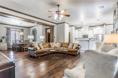 19804 Crest Ridge Dr, Edmond, OK 73012 - photo 7