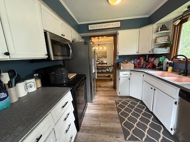 651 Dillon St, Sault Sainte Marie, MI 49783 - photo 2