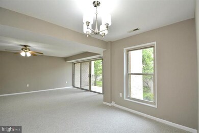 19 Canterbury Square unit 202, Alexandria, VA 22304 - photo 6