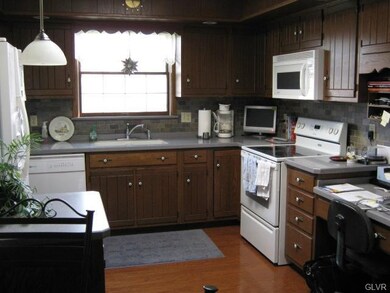 2002 Valley Rd, Tamaqua, PA 18252 - photo 2