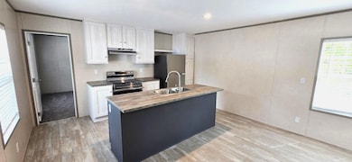 Sandy Oak kitchen2