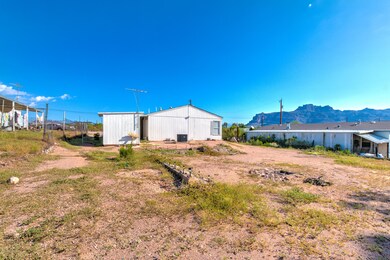 Large Lot w/ mtn view