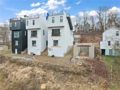 424 Clarence St, Pittsburgh, PA 15211 - photo 4