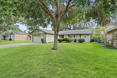 16911 Hibiscus Ln, Friendswood, TX 77546 - photo 5