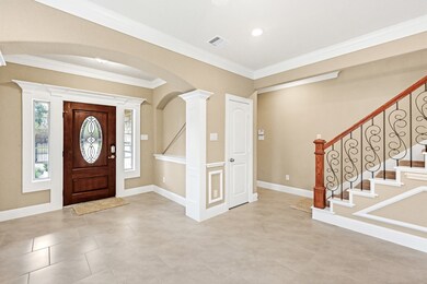 1808 W Adoue St, Alvin, TX 77511 - photo 5