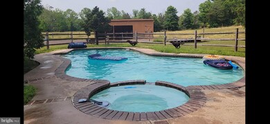 4560 E Campbell Rd, Pennsburg, PA 18073 - photo 6