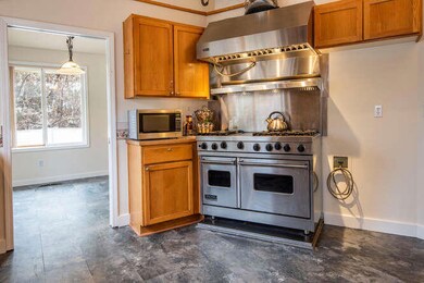 1881 NE Snowbird Ct Bend OR-small-006-01