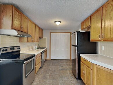 123 4th Ave E, Shakopee, MN 55379 - photo 5