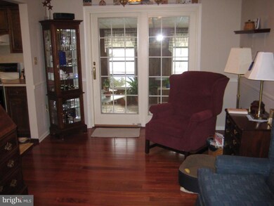 966 E Pine St, Palmyra, PA 17078 - photo 3