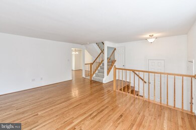 13848 Laura Ratcliff Ct, Centreville, VA 20121 - photo 2