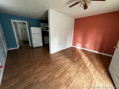 1302 E 1st St, Sulphur, OK 73086 - photo 2