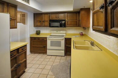 Kitchen to laundry rm