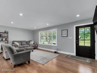 5735 Virginia Ave, Clarendon Hills, IL 60514 - photo 2