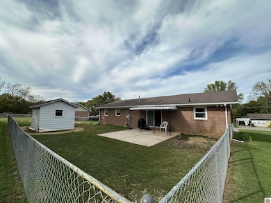 201 W Sandra Dr, Princeton, KY 42445 - photo 7