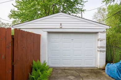 1363 Acton Rd, Columbus, OH 43224 - photo 3