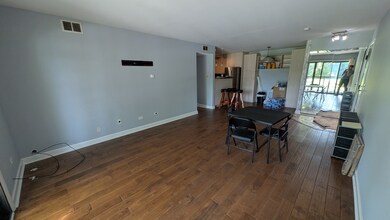 1201 Pleasant Run Dr unit 312, Wheeling, IL 60090 - photo 4