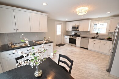 4 Vinald Rd, Medfield, MA 02052 - photo 3