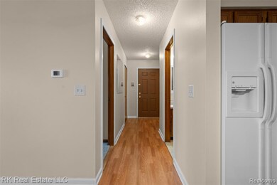 15510 Ashley Ct unit 57, Macomb, MI 48044 - photo 6