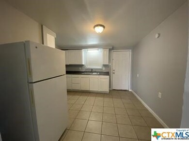 1009 Hackberry St unit B, San Marcos, TX 78666 - photo 3