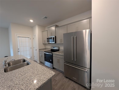 9043 Lowfalls Ln, Charlotte, NC 28216 - photo 3