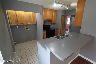 150 Osborne St, Loudon, TN 37774 - photo 4