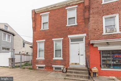 364 E Airy St, Norristown, PA 19401 - photo 2