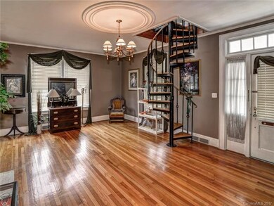 335 S Mulberry St, Statesville, NC 28677 - photo 3