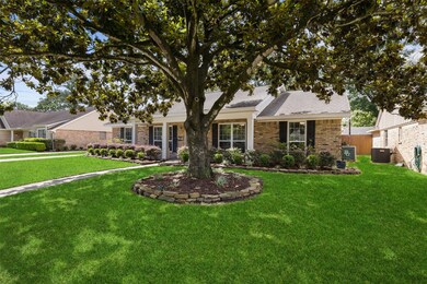 1055 Thornton Rd, Houston, TX 77018 - photo 3